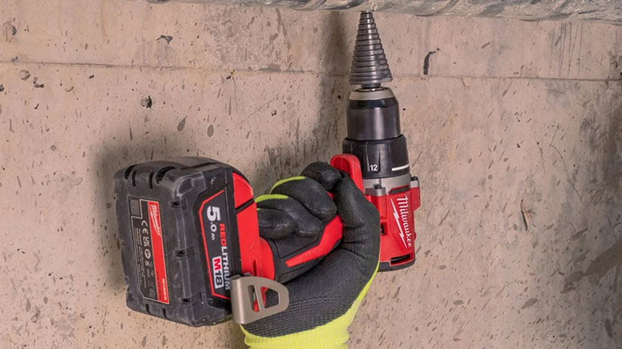 perceuse visseuse compacte sans fil M18 BLDDRC Milwaukee perceuse visseuse compacte sans fil M18 BLDDRC Milwaukee